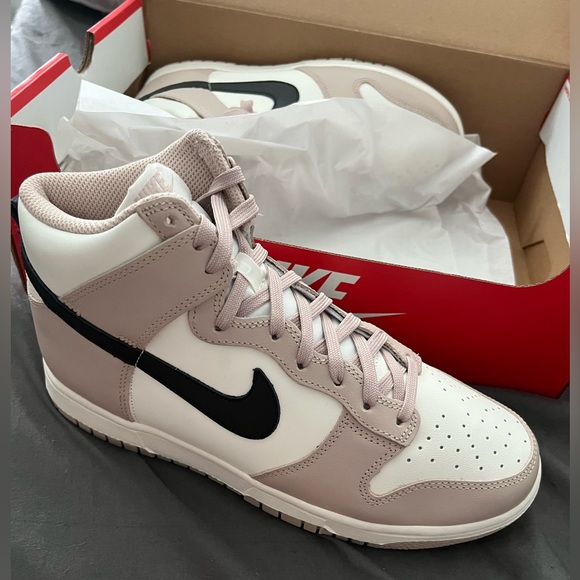 Nike dunk high size 8 Women’s - Picture 2 of 5